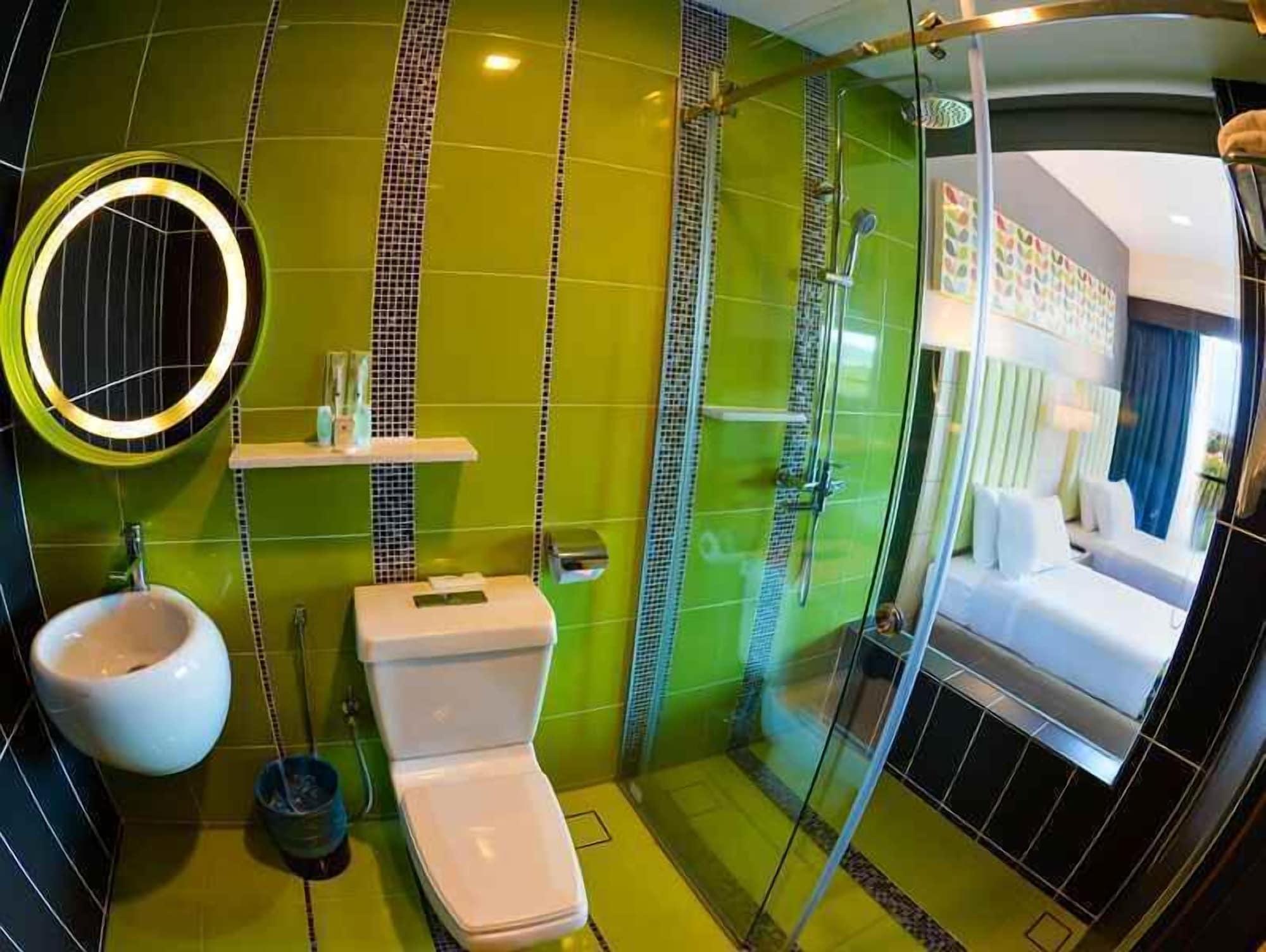 Mega View Hotel Kuantan Buitenkant foto