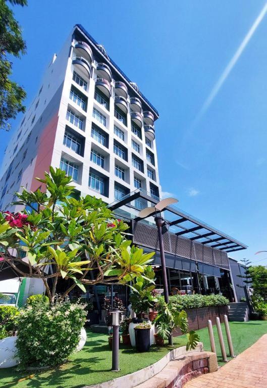 Mega View Hotel Kuantan Buitenkant foto