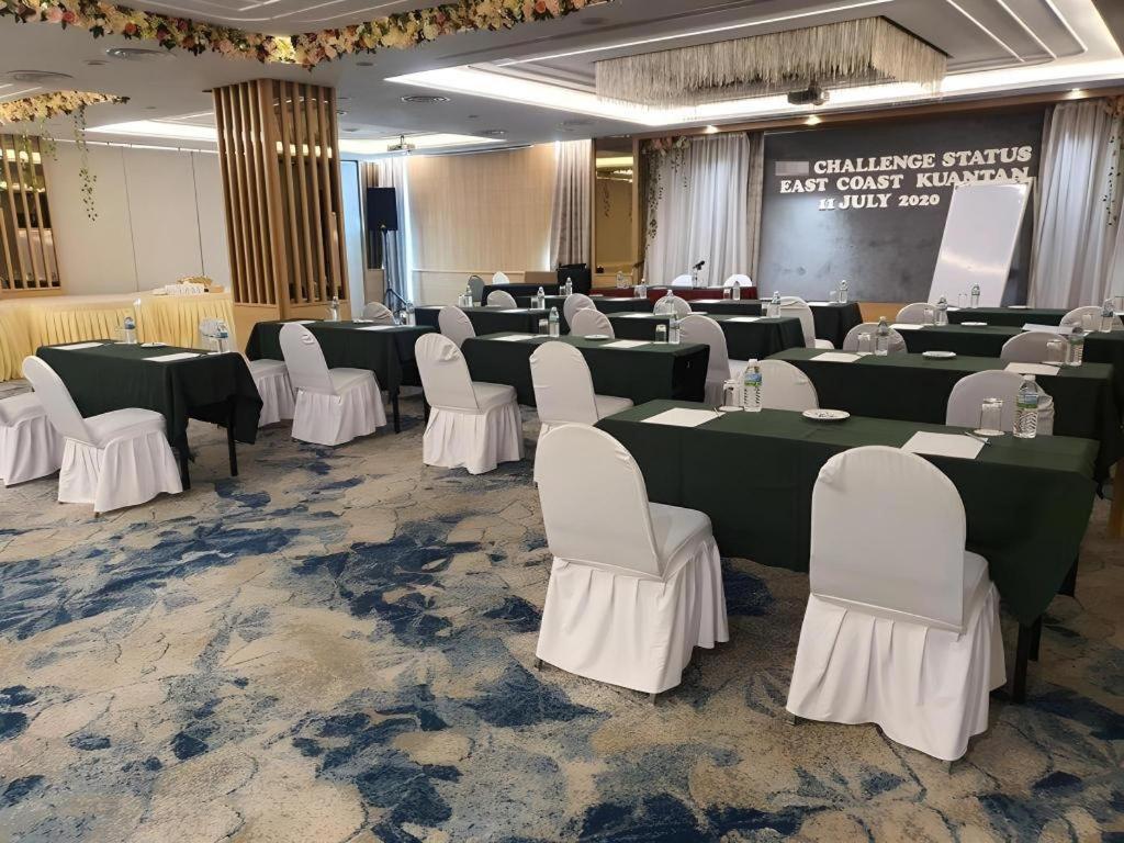 Mega View Hotel Kuantan Buitenkant foto