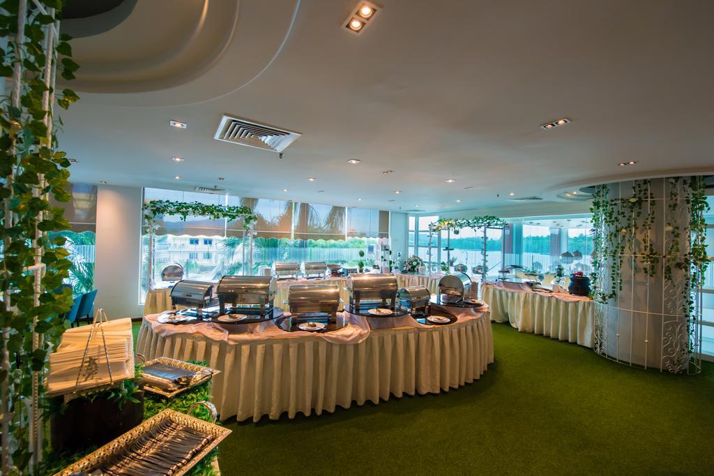 Mega View Hotel Kuantan Buitenkant foto