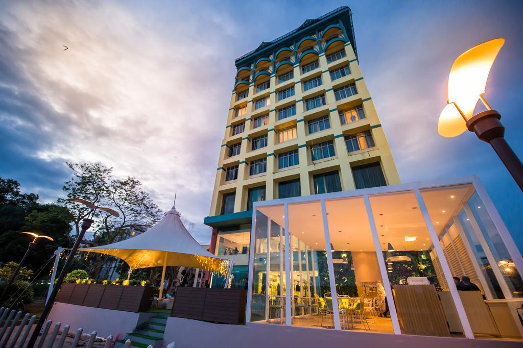 Mega View Hotel Kuantan Buitenkant foto