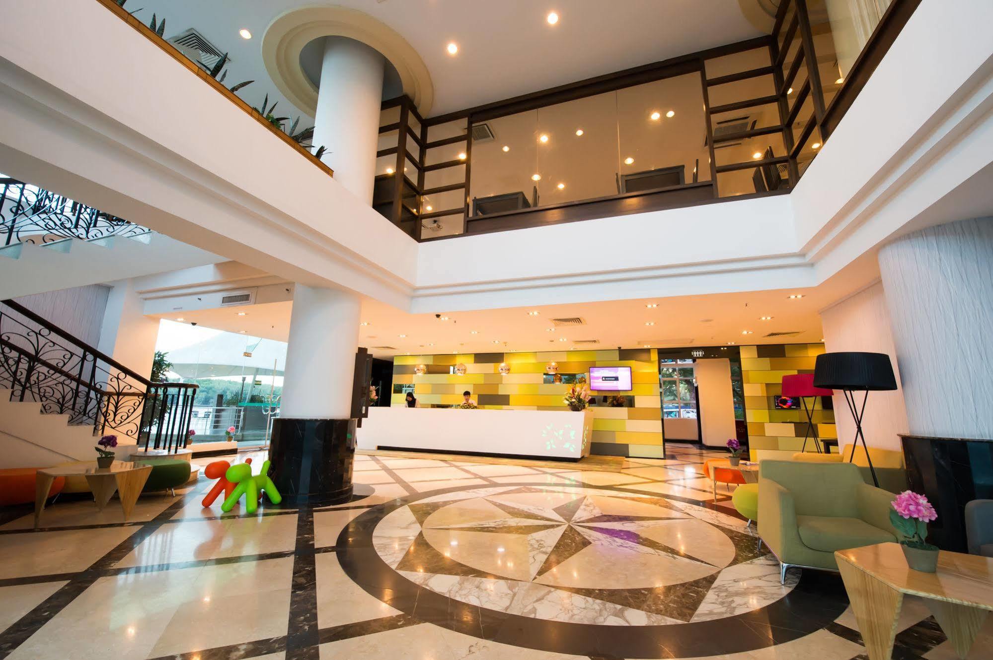Mega View Hotel Kuantan Buitenkant foto